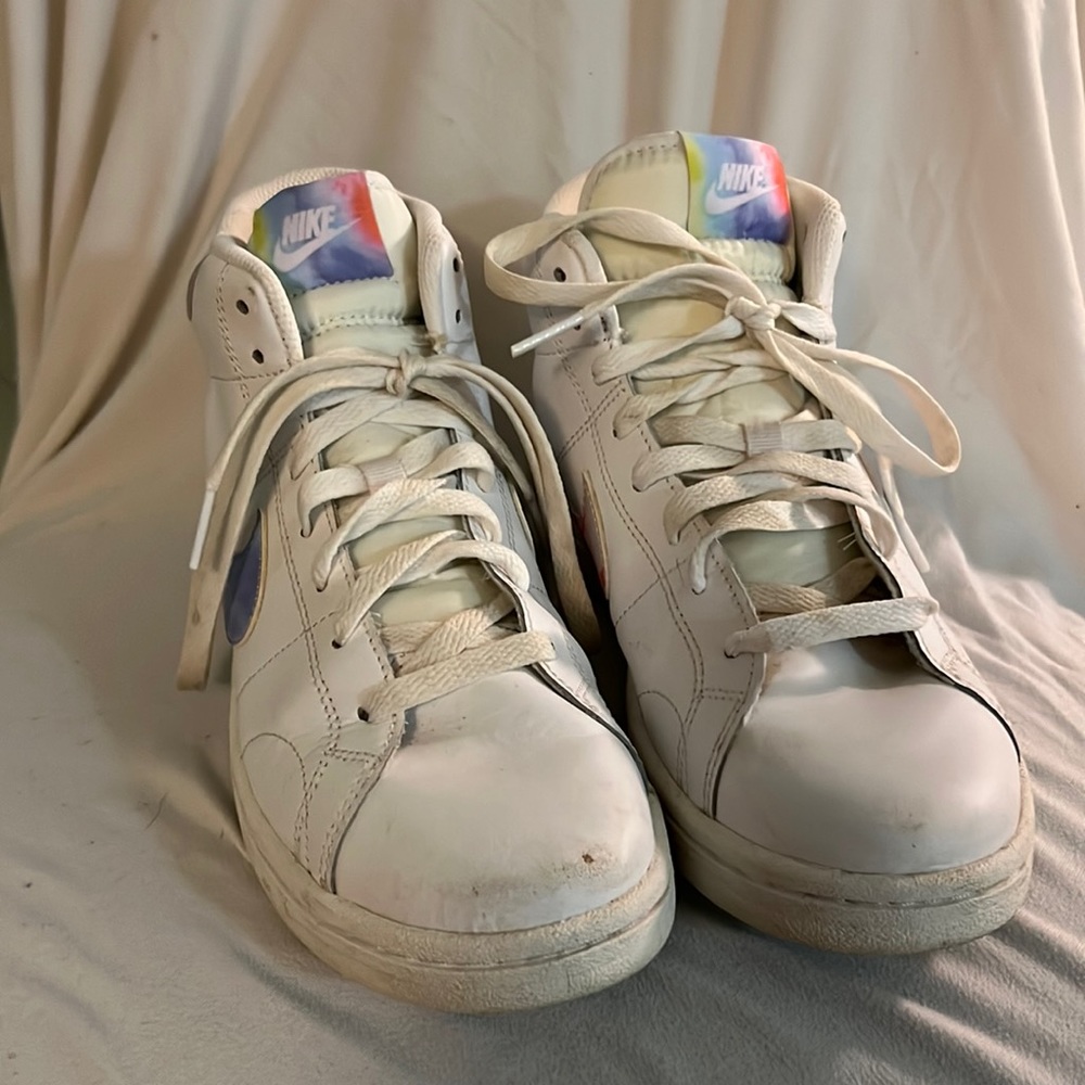 Women’s nike sneakers size 8